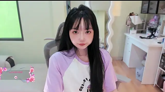 Snapshot of Nery_Asian chatting on 06.27.26 Nery Asian online show from 06.27.26