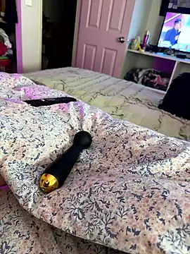 Reinacatchile online show from 11.30.25