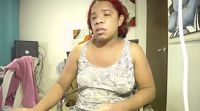 Snapshot of tsbigcock10incock chatting on 02.01.25 tsbigcock10incock online show from 02.01.25