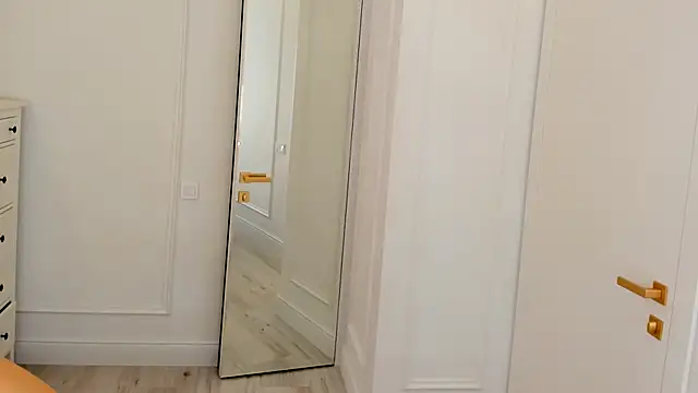 Jacky Lucky online show from 02.10.25