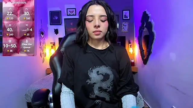 Snapshot of Charlotte__Benett chatting on 02.11.25 Charlotte Benett online show from 02.11.25