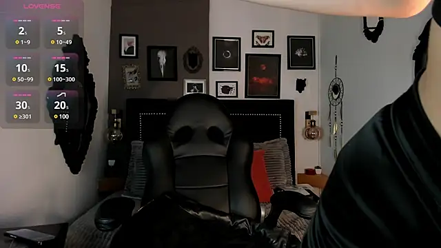 Snapshot of Charlotte__Benett chatting on 02.27.25 Charlotte Benett online show from 02.27.25