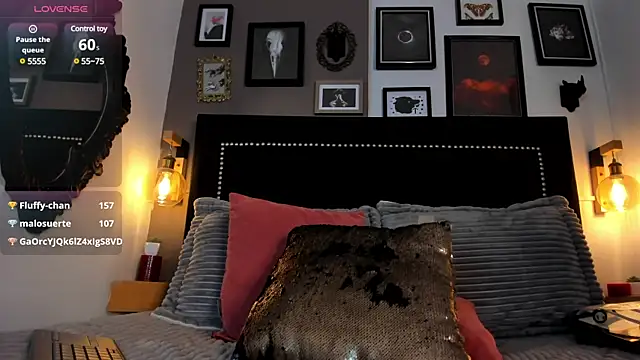 Snapshot of Charlotte__Benett chatting on 02.27.25 Charlotte Benett online show from 02.27.25