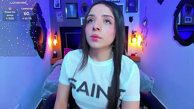 Snapshot of Charlotte__Benett chatting on 03.23.25 Charlotte Benett online show from 03.23.25