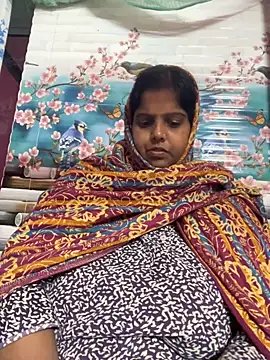 Beauty-queen online show from 11.21.25