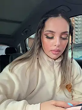 Alirawrz online show from 10.24.25