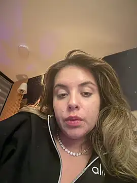 Snapshot of Alirawrz chatting on 04.23.26 Alirawrz online show from 04.23.26