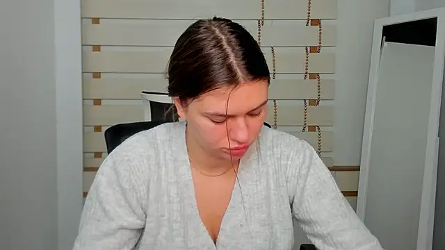 Josephine Kiss online show from 12.09.24