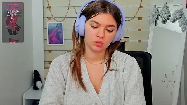 Josephine Kiss online show from 12.22.24