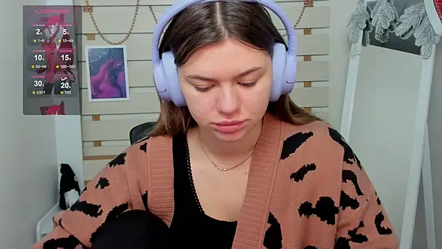 Josephine Kiss online show from 01.08.25