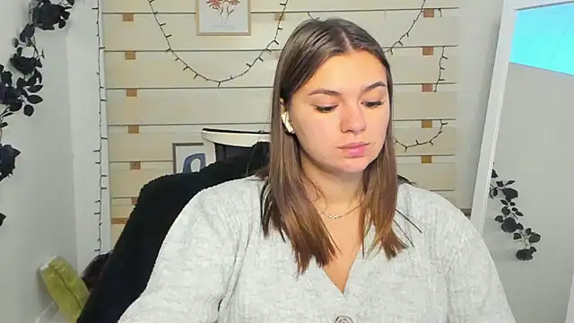 Josephine Kiss online show from 11.12.25