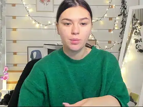 Josephine Kiss online show from 12.20.25