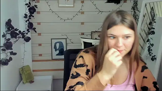 Snapshot of Josephine_Kiss chatting on 04.06.26 Josephine Kiss online show from 04.06.26