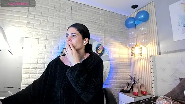 Snapshot of sussy__stone chatting on 06.17.26 sussy stone online show from 06.17.26