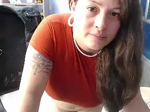 SaraThomso online show from 02.19.25