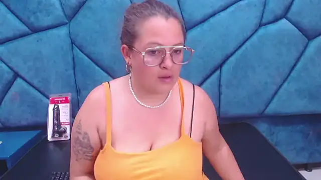 SaraThomso online show from 02.26.25