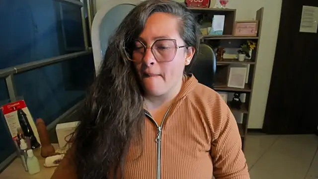 SaraThomso online show from 11.07.25