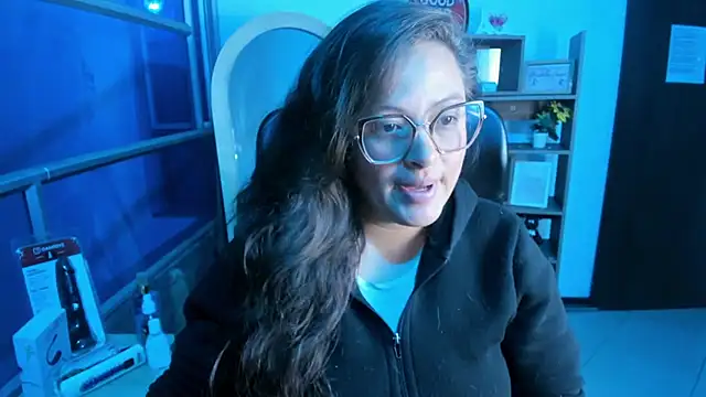 SaraThomso online show from 11.09.25