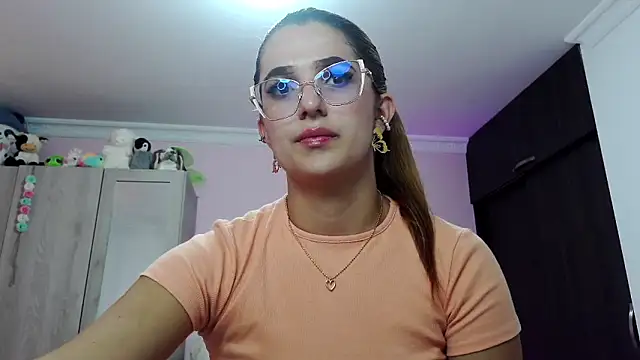 caroline jonson online show from 01.15.25