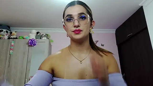 caroline jonson online show from 02.28.25