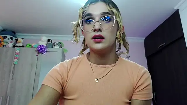 caroline jonson online show from 03.05.25