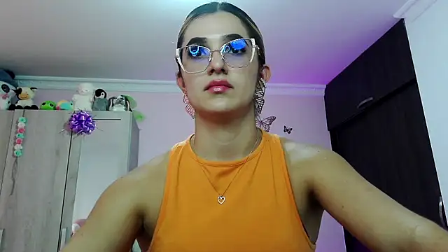 caroline jonson online show from 03.14.25