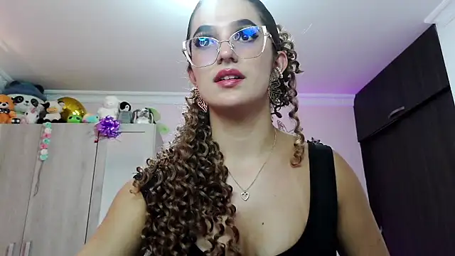 caroline jonson online show from 03.20.25