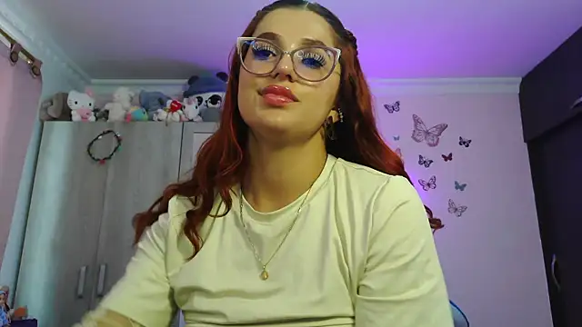 Snapshot of caroline_jonson chatting on 04.19.26 caroline jonson online show from 04.19.26