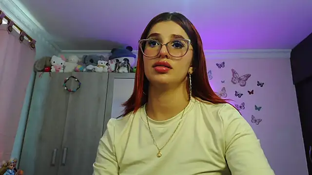 Snapshot of caroline_jonson chatting on 05.15.26 caroline jonson online show from 05.15.26