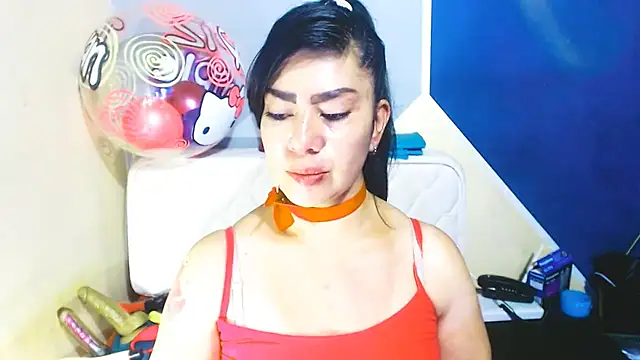 Snapshot of luisahott chatting on 04.14.26 luisahott online show from 04.14.26