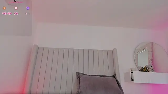 Snapshot of Shelynna_azzul chatting on 05.26.26 Shelynna azzul online show from 05.26.26