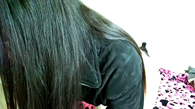 Tifanny Sweett online show from 04.24.26