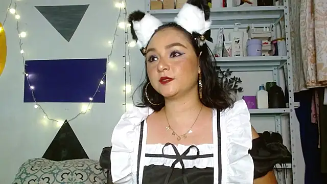 Snapshot of Kaory_32 chatting on 10.31.25 Kaory 32 online show from 10.31.25