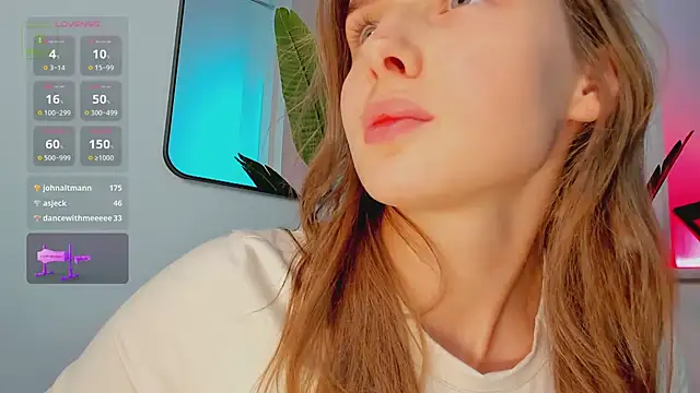 Snapshot of Whitney_Svonn chatting on 12.13.24 Whitney Svonn online show from 12.13.24