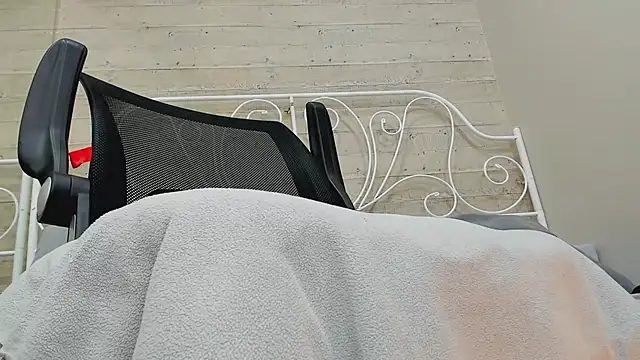 Snapshot of Whitney_Svonn chatting on 12.14.24 Whitney Svonn online show from 12.14.24