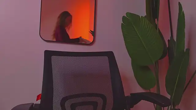 Snapshot of Whitney_Svonn chatting on 03.12.25 Whitney Svonn online show from 03.12.25