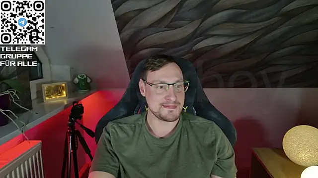 Snapshot of Relsxboy chatting on 09.27.25 Relsxboy online show from 09.27.25