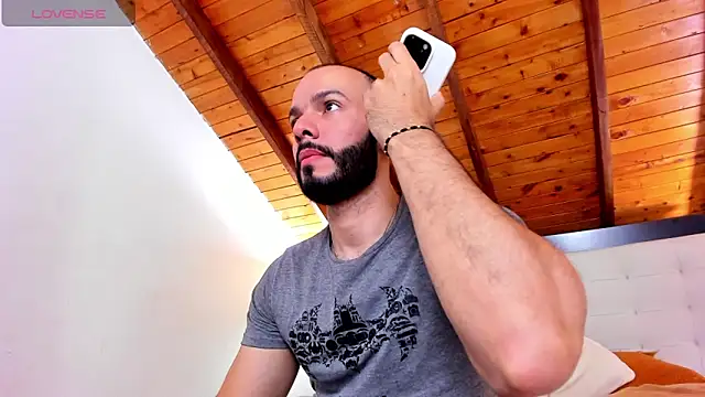 Tom Bailey online show from 10.04.25