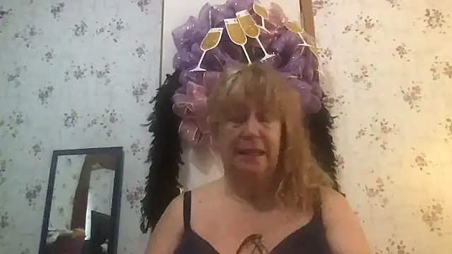 Snapshot of musclebooty70 chatting on 01.13.25 musclebooty70 online show from 01.13.25