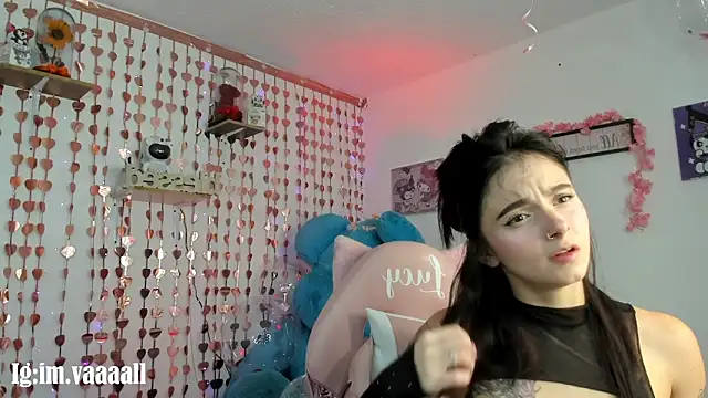 lucyy tay online show from 11.27.25