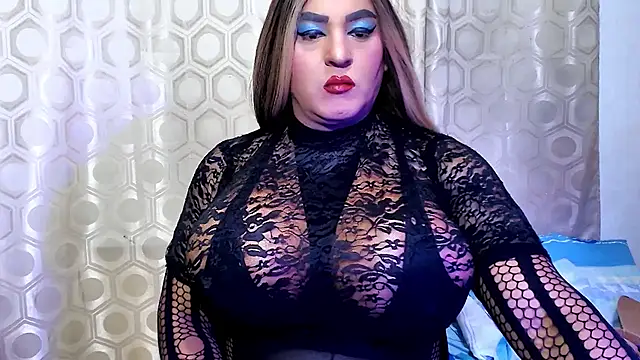 Snapshot of alessia_hot69 chatting on 12.12.24 alessia hot69 online show from 12.12.24