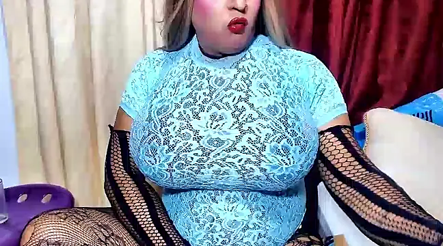 Snapshot of alessia_hot69 chatting on 03.10.25 alessia hot69 online show from 03.10.25