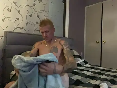 Snapshot of Sweetpasses chatting on 02.02.25 Sweetpasses online show from 02.02.25