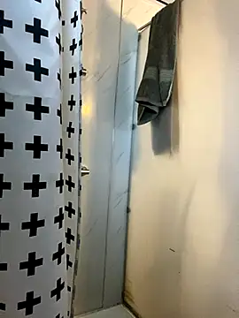 Snapshot of Sweetpasses chatting on 10.10.25 Sweetpasses online show from 10.10.25