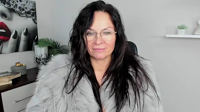 HelenLuxx online show from 01.21.25