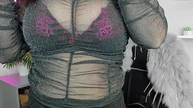 HelenLuxx online show from 02.12.25