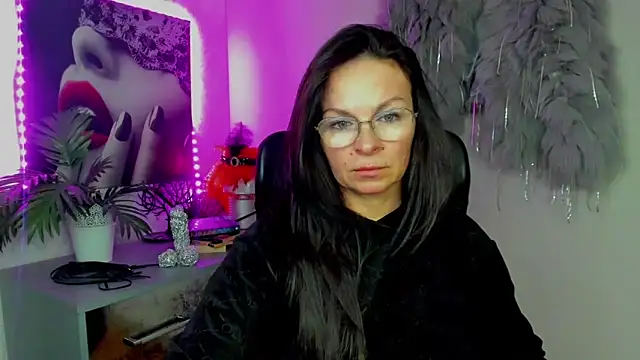Snapshot of HelenLuxx chatting on 02.03.26 HelenLuxx online show from 02.03.26