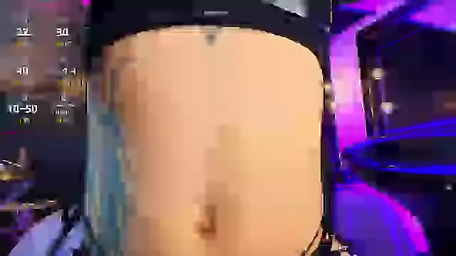  Holly Cat online show from 02.11.25