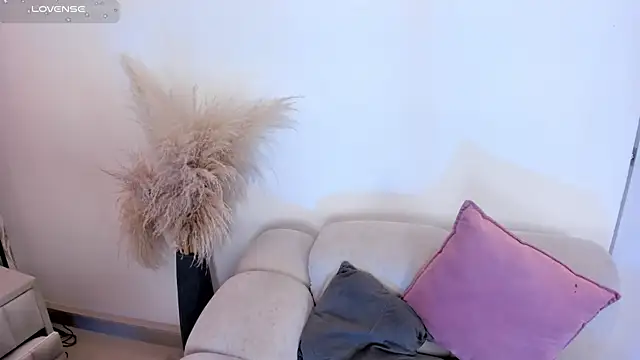 Snapshot of 1m_dalhia chatting on 05.15.26 1m dalhia online show from 05.15.26