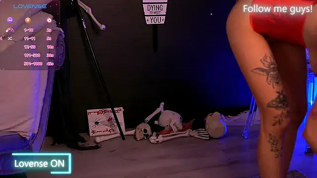 AriaVoss online show from 10.18.25